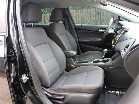 Used 2019 Chevrolet Cruze LT w/ LT Fleet Convenience Package FWD image 38