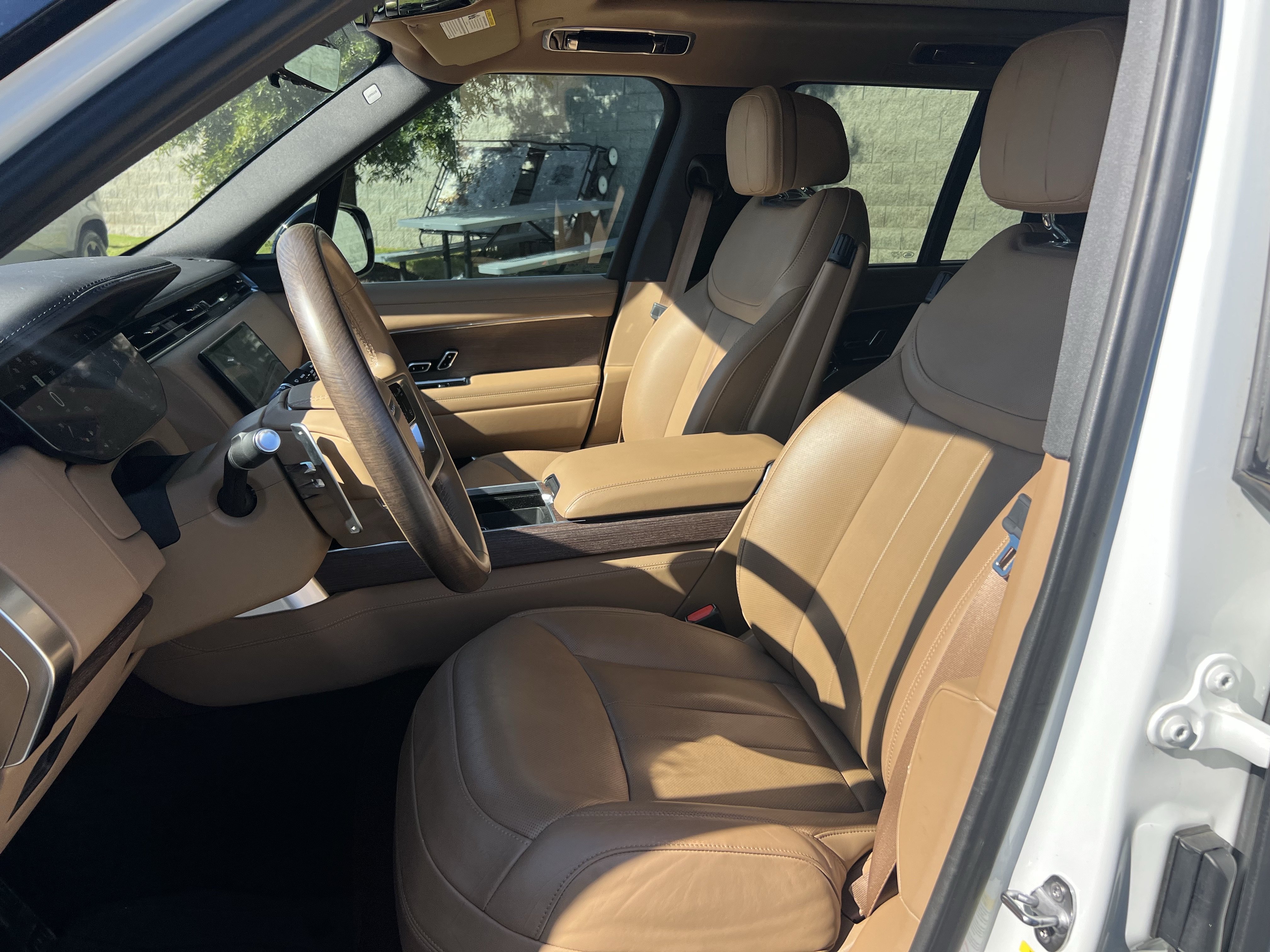 Used 2023 Land Rover Range Rover SE AWD/4WD image 17