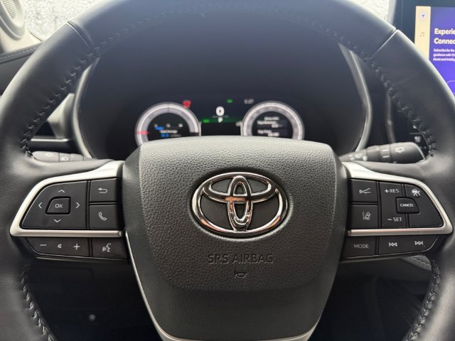 Used 2023 Toyota Highlander Platinum AWD/4WD image 19