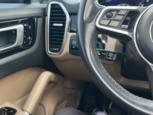 Used 2020 Porsche Cayenne AWD/4WD image 20