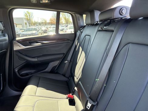 Certified 2025 BMW X4 xDrive30i image 33