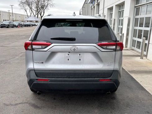 Used 2019 Toyota RAV4 LE image 4