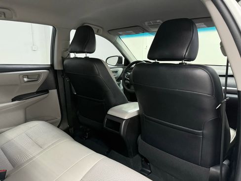 Used 2017 Toyota Camry SE FWD image 13