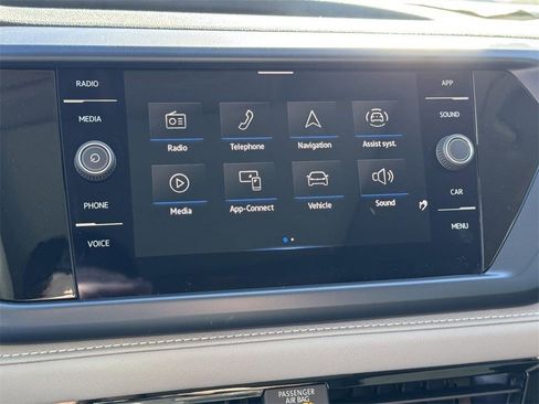 New 2024 Volkswagen Taos SE image 20