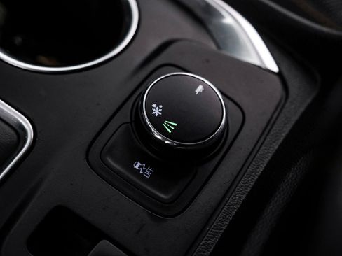 Used 2019 Chevrolet Traverse LT image 27