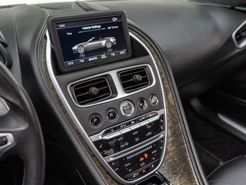 Used 2019 Aston Martin DB11 Volante image 88
