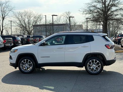 Certified 2022 Jeep Compass Latitude image 10