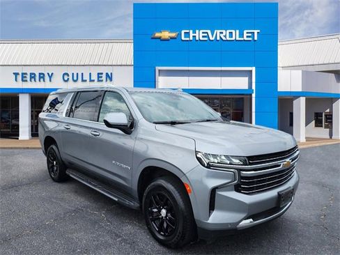 Used 2023 Chevrolet Suburban LT image 1