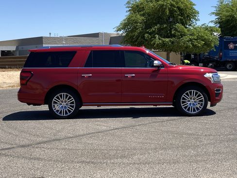 Used 2022 Ford Expedition Max Platinum AWD/4WD image 2