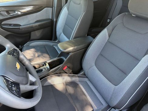 Used 2025 Chevrolet TrailBlazer LT image 36