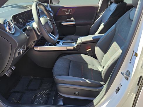 New 2026 Mercedes-Benz GLB 250 image 9