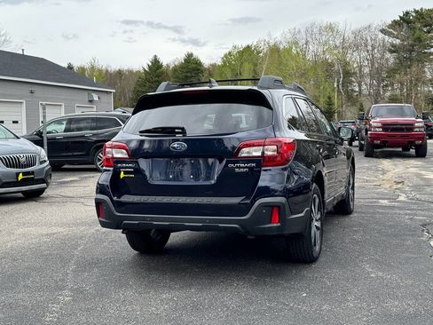 Used 2018 Subaru Outback 3.6R Limited AWD/4WD image 5