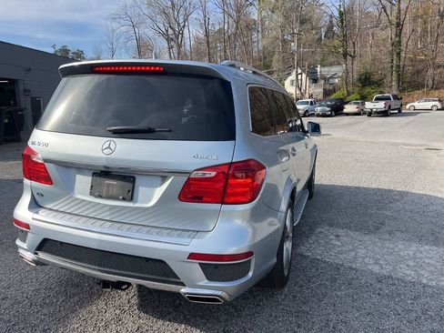 Used 2016 Mercedes-Benz GL 550 4MATIC image 13
