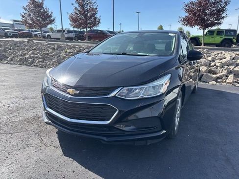 Used 2017 Chevrolet Cruze LS FWD image 2