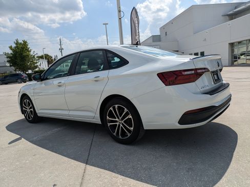 Certified 2024 Volkswagen Jetta Sport FWD image 6