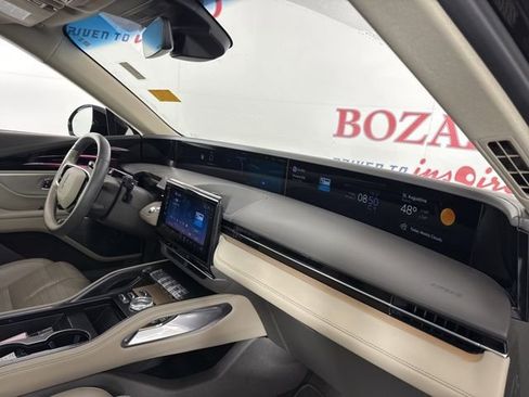 Used 2024 Lincoln Nautilus Reserve w/ Equipment Group 203A image 17