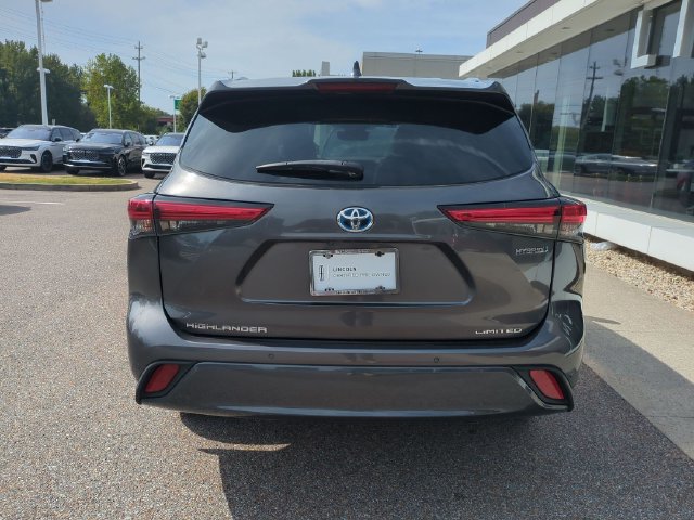 Used 2023 Toyota Highlander Limited FWD image 5