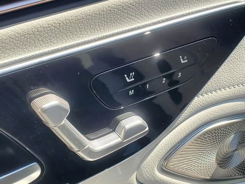 Used 2022 Mercedes-Benz EQS 450+ Sedan image 9