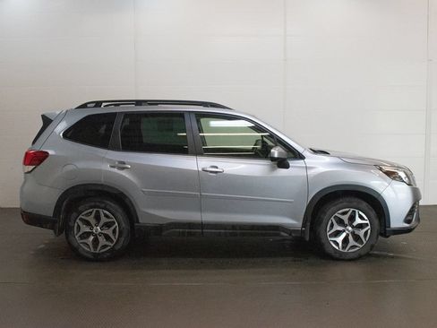 Used 2023 Subaru Forester Premium w/ Popular Package #3 AWD/4WD image 3