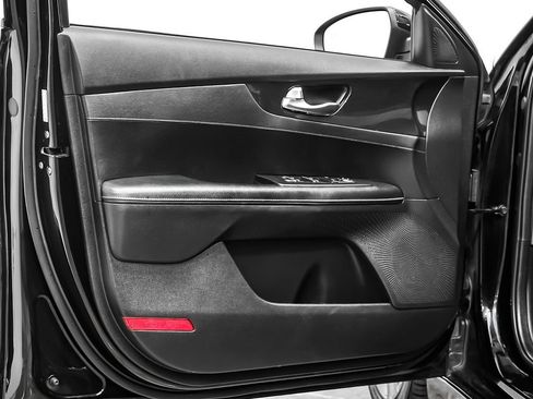 Used 2021 Kia Forte GT-Line image 40