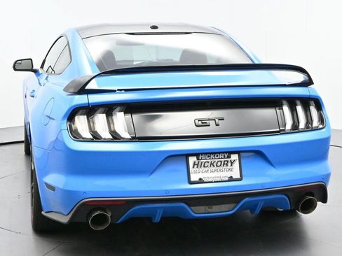 Used 2017 Ford Mustang GT Premium w/ Black Accent Package RWD image 6