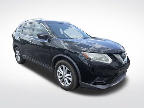 Used 2015 Nissan Rogue SV w/ SV Premium Package FWD image 2