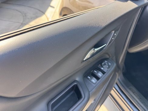 Used 2020 Chevrolet Equinox LT FWD image 11