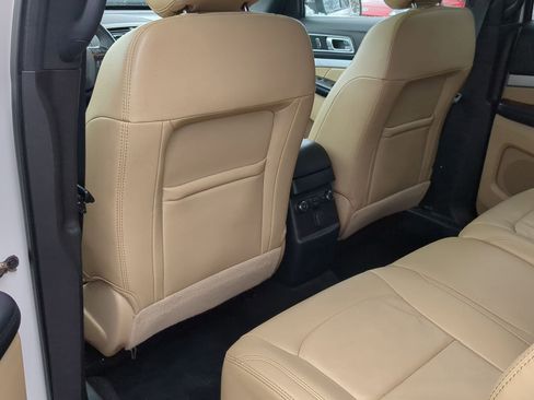 Used 2017 Ford Explorer XLT w/ Equipment Group 202A image 24