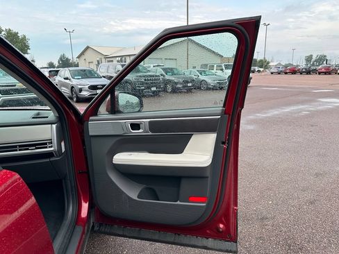 Used 2025 Hyundai Santa Fe SEL AWD/4WD image 29