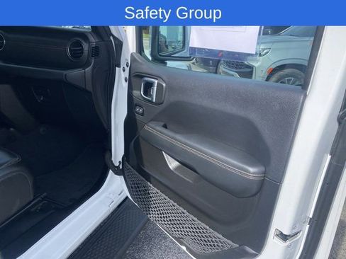 Used 2023 Jeep Gladiator Overland AWD/4WD image 20