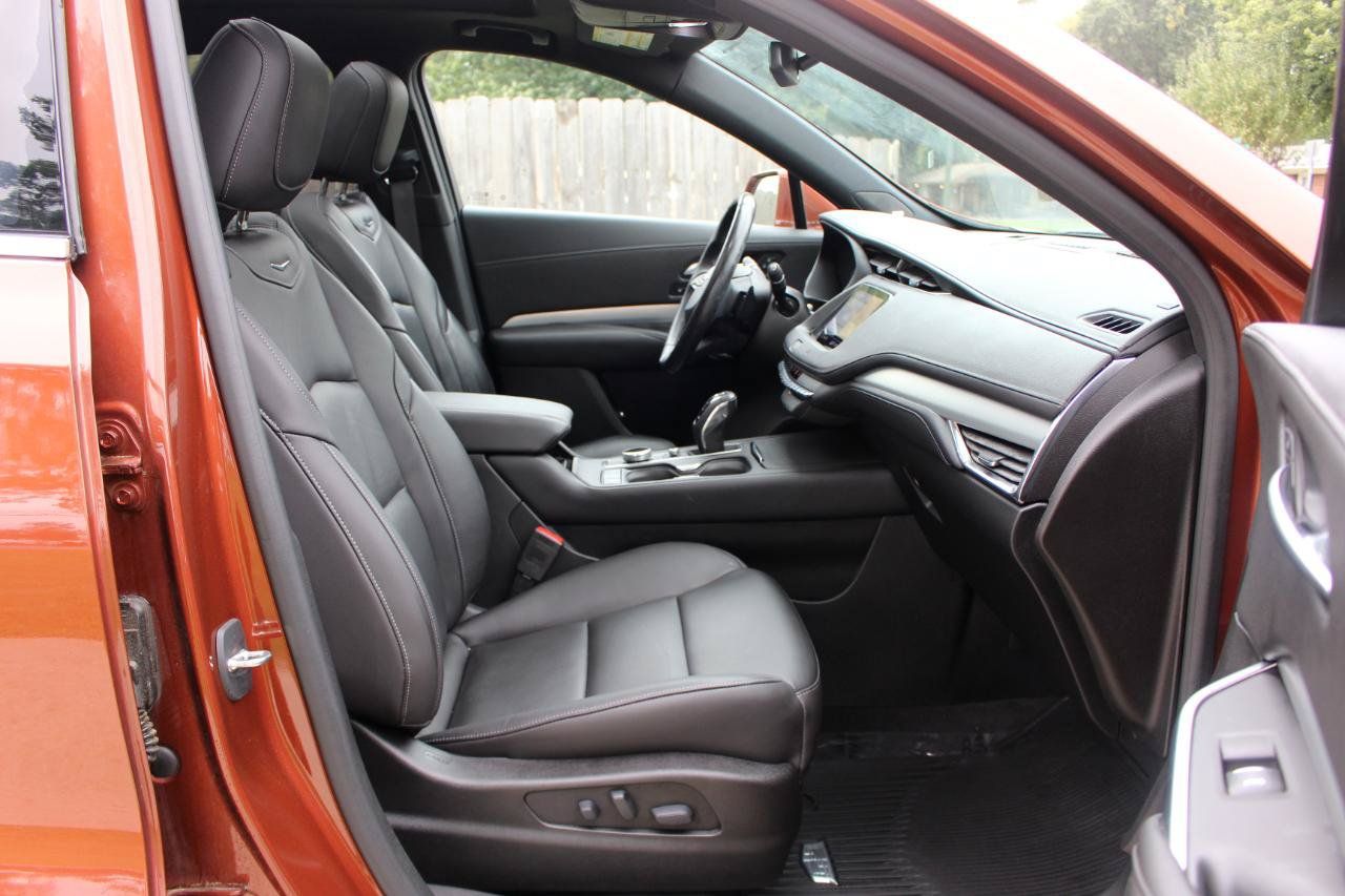 Used 2019 Cadillac XT4 Premium Luxury w/ Cold Weather Package AWD/4WD image 37
