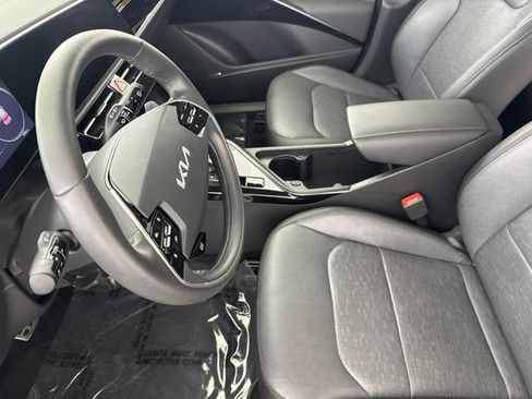Certified 2024 Kia Niro Wave w/ Wave Preserve Package FWD image 22