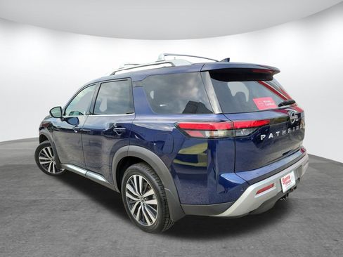 Certified 2022 Nissan Pathfinder Platinum w/ Cargo Package image 7