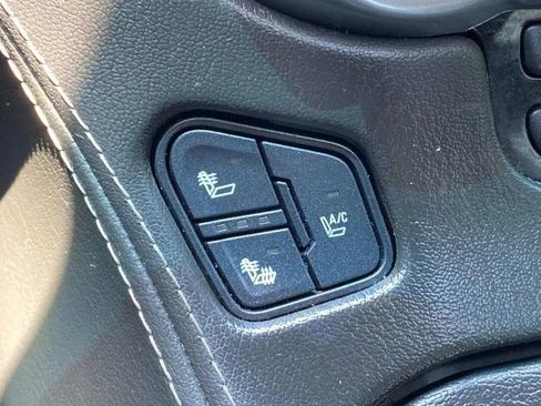 Used 2016 Chevrolet Suburban LTZ image 30