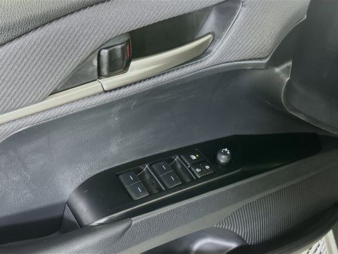 Used 2025 Toyota Camry SE w/ Convenience Package image 14