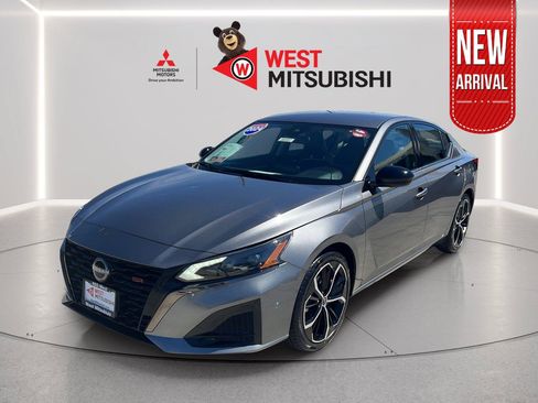 Used 2024 Nissan Altima 2.5 SR FWD image 1
