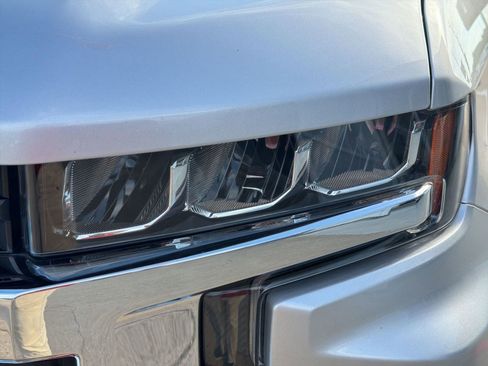 Used 2019 Chevrolet Silverado 1500 LT w/ Texas Edition RWD image 11