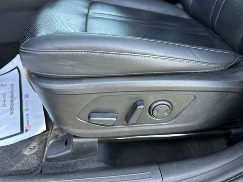 Certified 2023 Kia Sorento SX FWD image 12