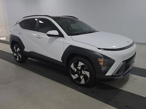 Used 2024 Hyundai Kona Limited AWD/4WD image 2