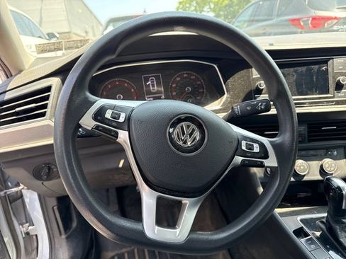 Used 2019 Volkswagen Jetta SE FWD image 13