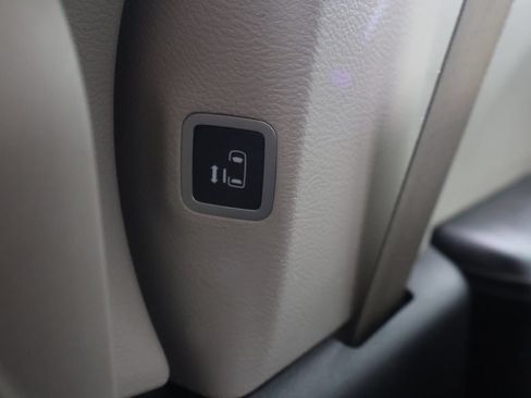 Used 2023 Chrysler Voyager LX FWD image 47
