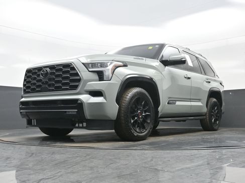 Used 2024 Toyota Sequoia Platinum image 28