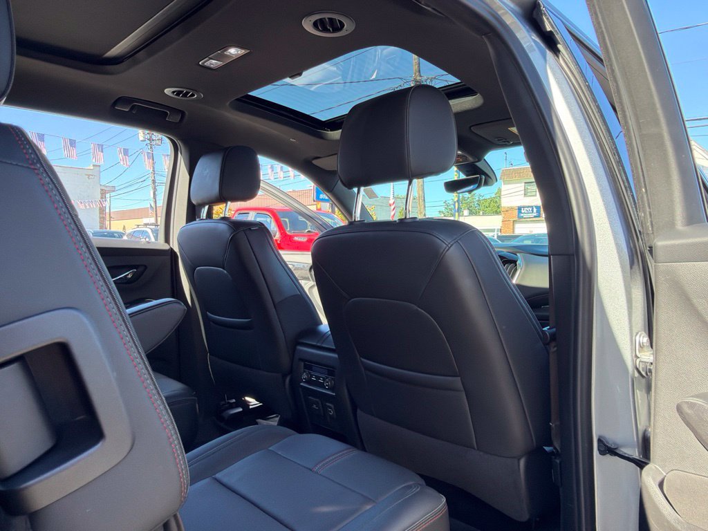 Used 2023 Chevrolet Traverse RS w/ LPO, Floor Liner Package AWD/4WD image 21