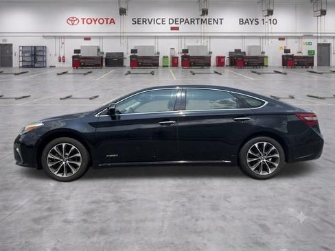 Used 2018 Toyota Avalon XLE Premium FWD image 5