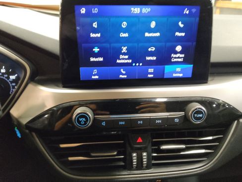 Used 2020 Ford Escape SE FWD image 25