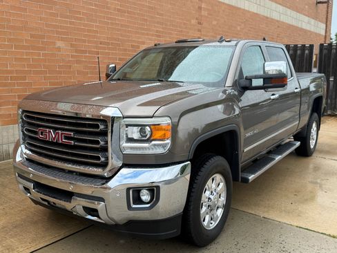 Used 2015 GMC Sierra 3500 SLT w/ Duramax Plus Package AWD/4WD image 3