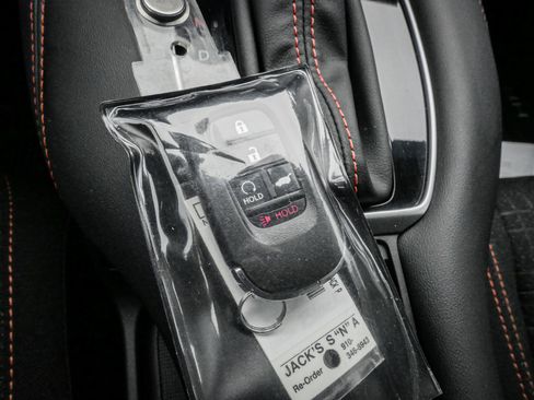 Used 2025 Honda HR-V Sport image 34