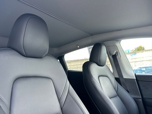 Used 2024 Tesla Model Y Long Range AWD/4WD image 20
