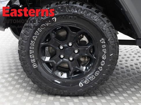 Used 2023 Jeep Wrangler Unlimited w/ Cold Weather Group AWD/4WD image 32