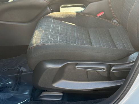 Used 2025 Honda HR-V Sport image 13